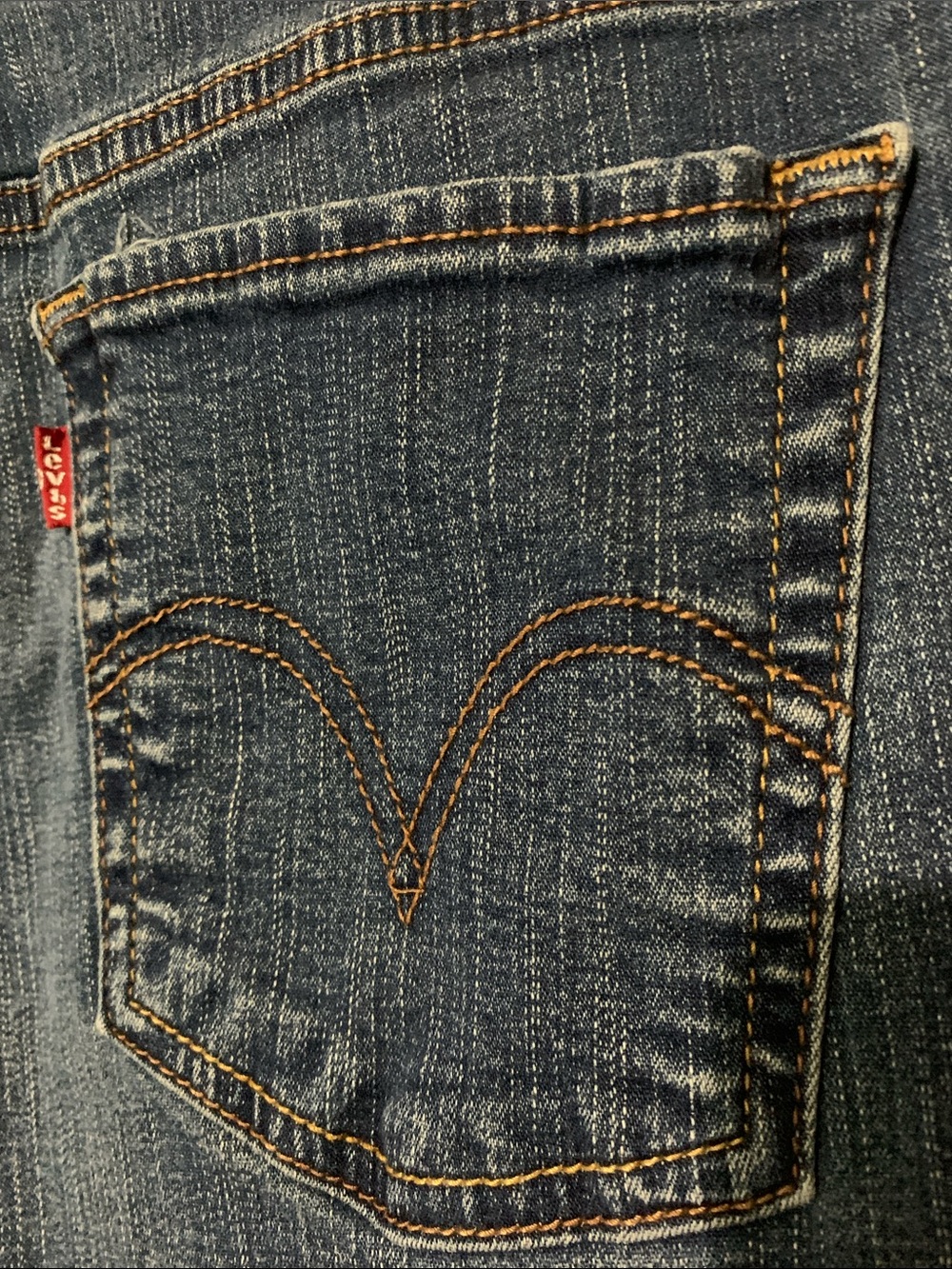 Levi's Classic Wide-Leg Jeans in Medium Blue Denim. 512 Bootcut - Picture 5 of 6